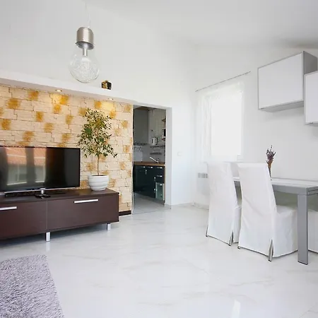 Deluxe Toni Apartment *